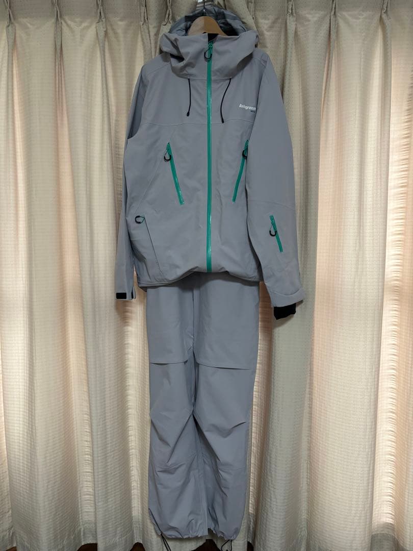 ライトグレーのスノーボードウェア MセットアップAshgreen