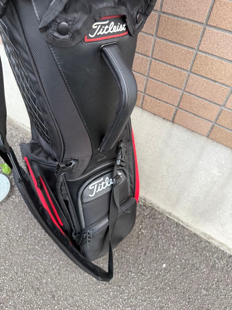Titleist スタンド式ゴルフバッグ 黒/赤　タイトリスト