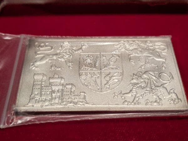 純銀 記念メダル 英国女王陛下エリザベスII世 2世 公式ご来日記念 元箱付き