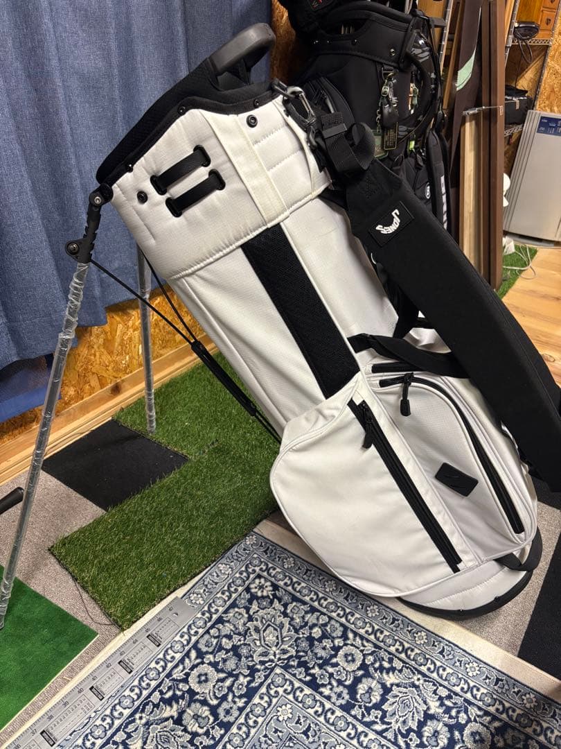 ⭐︎ 美品　JONES スタンド・キャディバッグ ホワイト/ブラック　ヘッドカバー