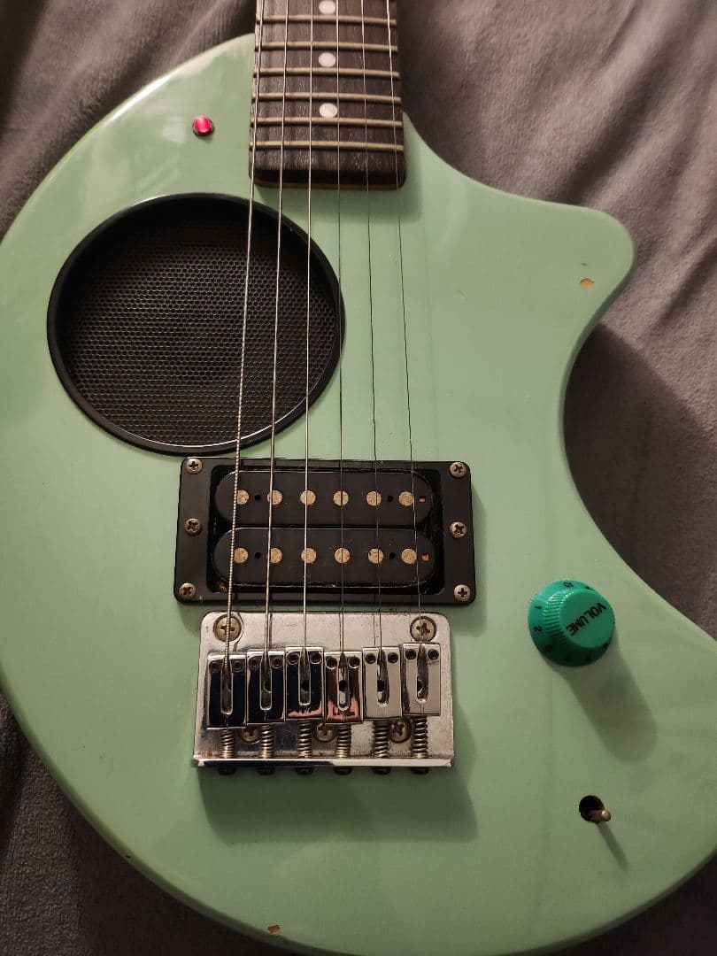 フェルナンデス ZO-3 グリーン アンプ内蔵ミニギター【ジャンク品】