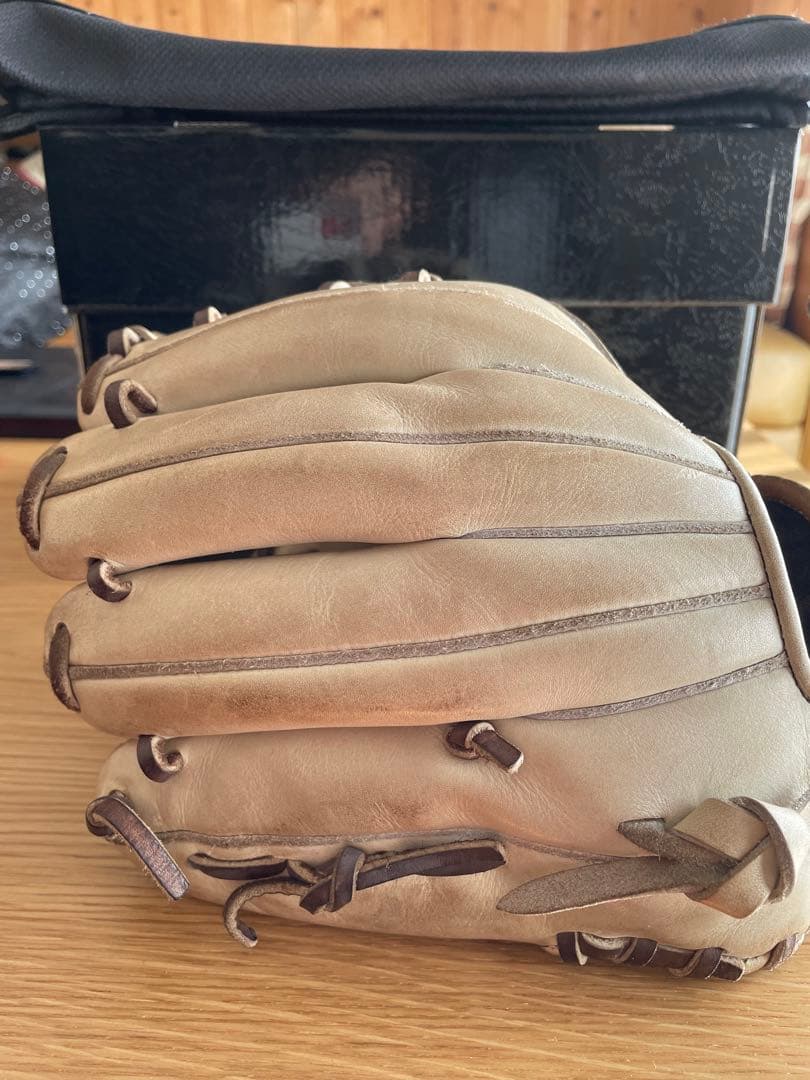 Mizuno Pro 硬式グローブ ベージュ　右投げ内野手用