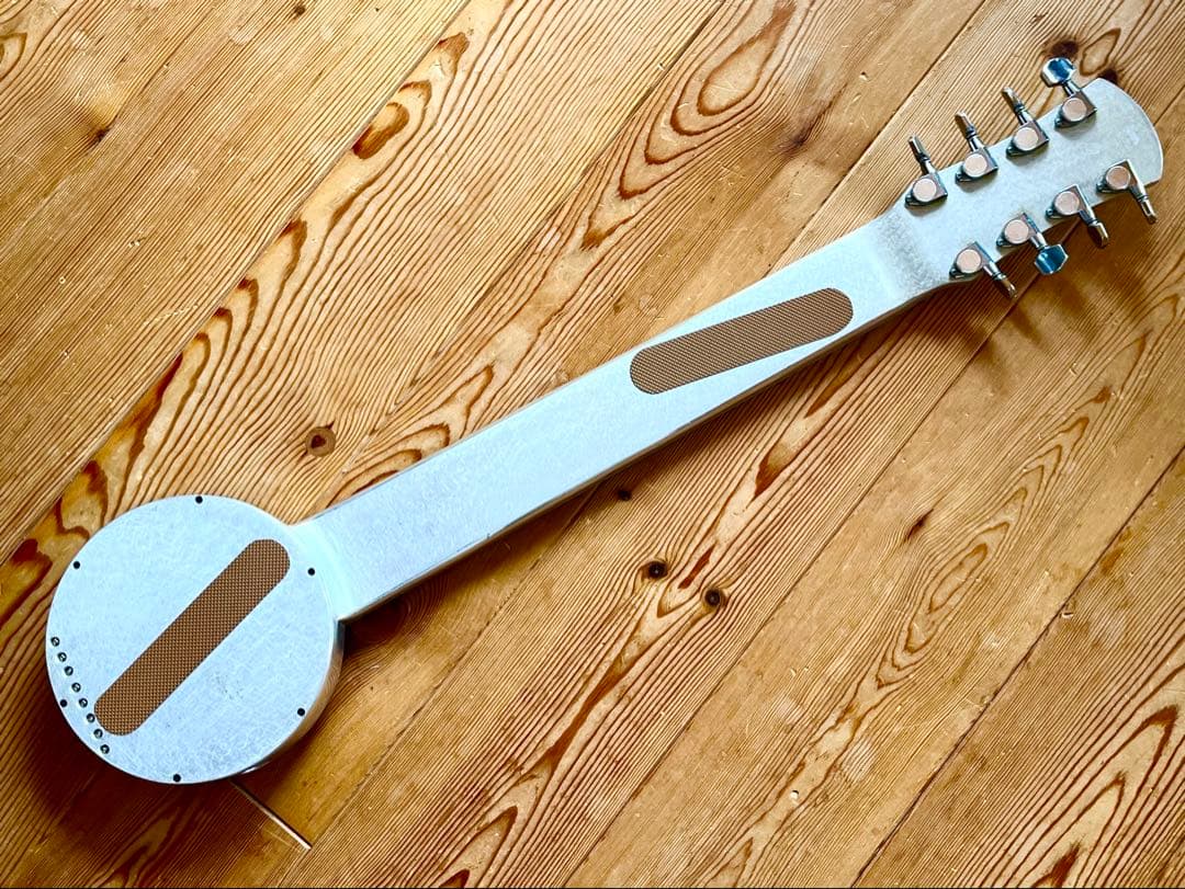 Fuzzy 8弦スチール・ギター