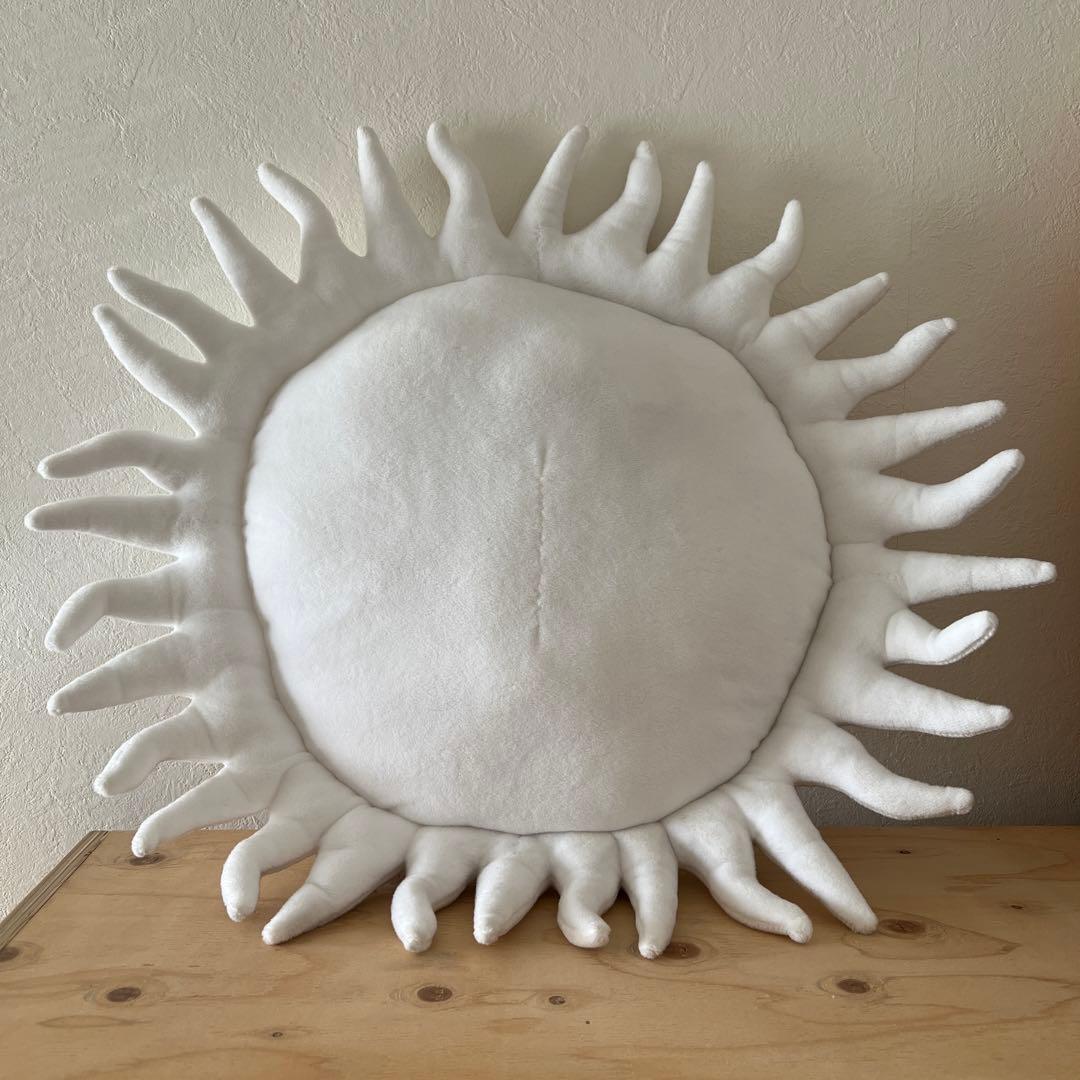 マーニー　太陽　ぬいぐるみ