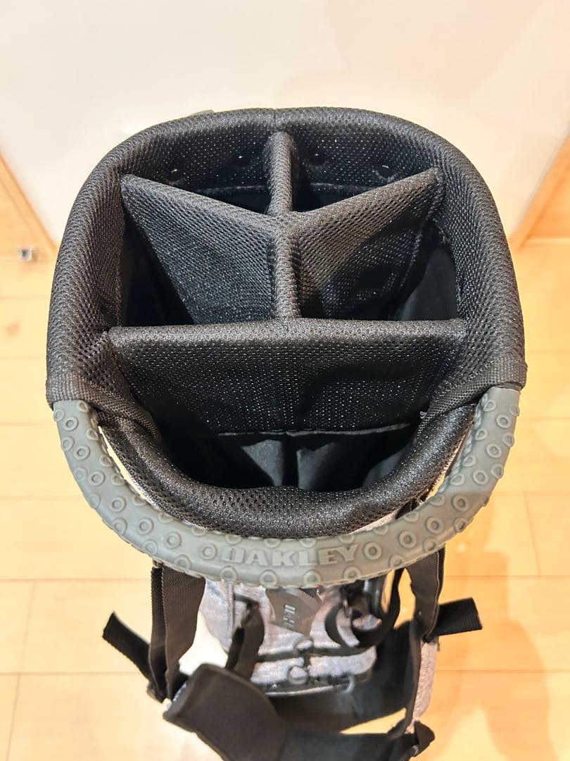 OAKLEY スタンド付きキャディバッグ グレー