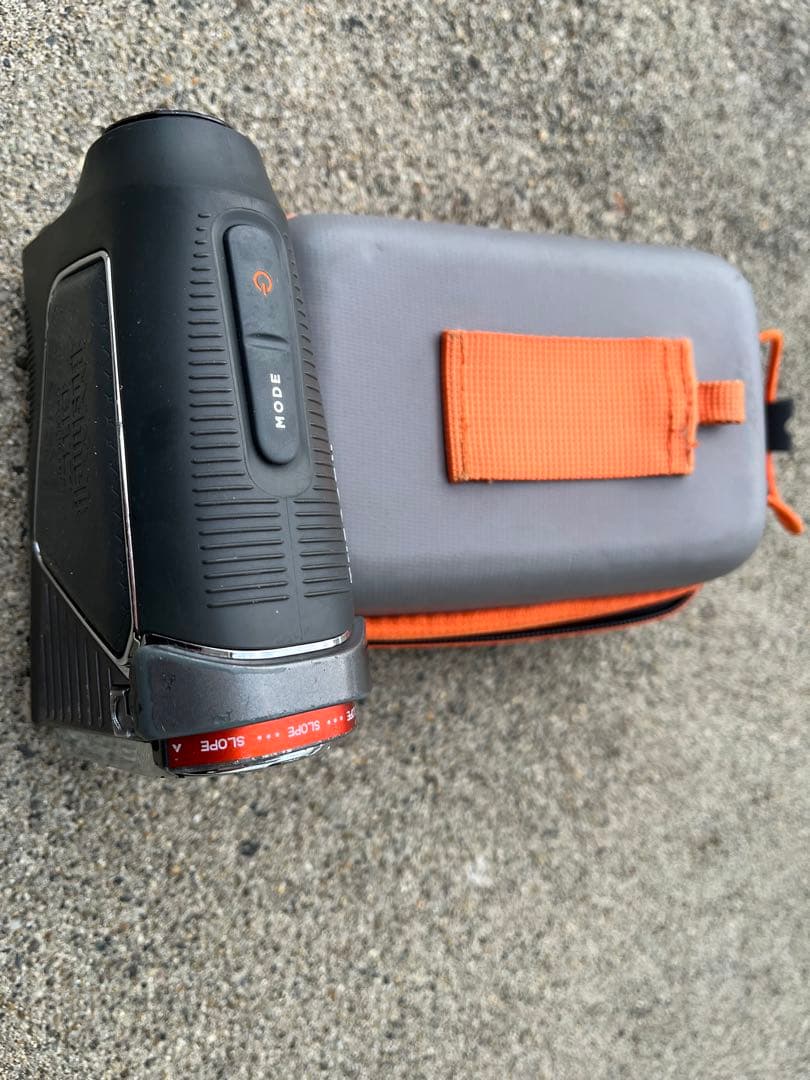 Bushnell ゴルフ用距離計とケース