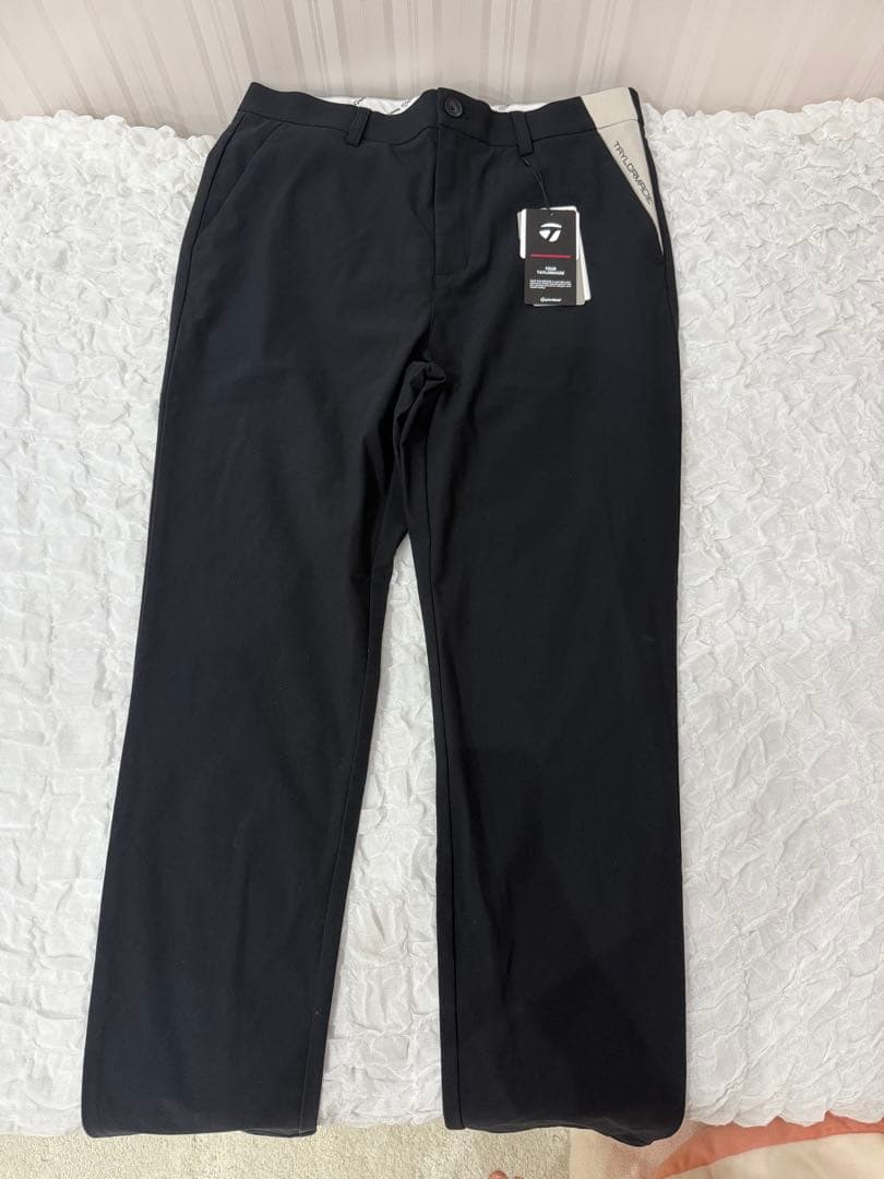 【新品未使用 タグ付き‼️】Taylor made ゴルフパンツ 黒