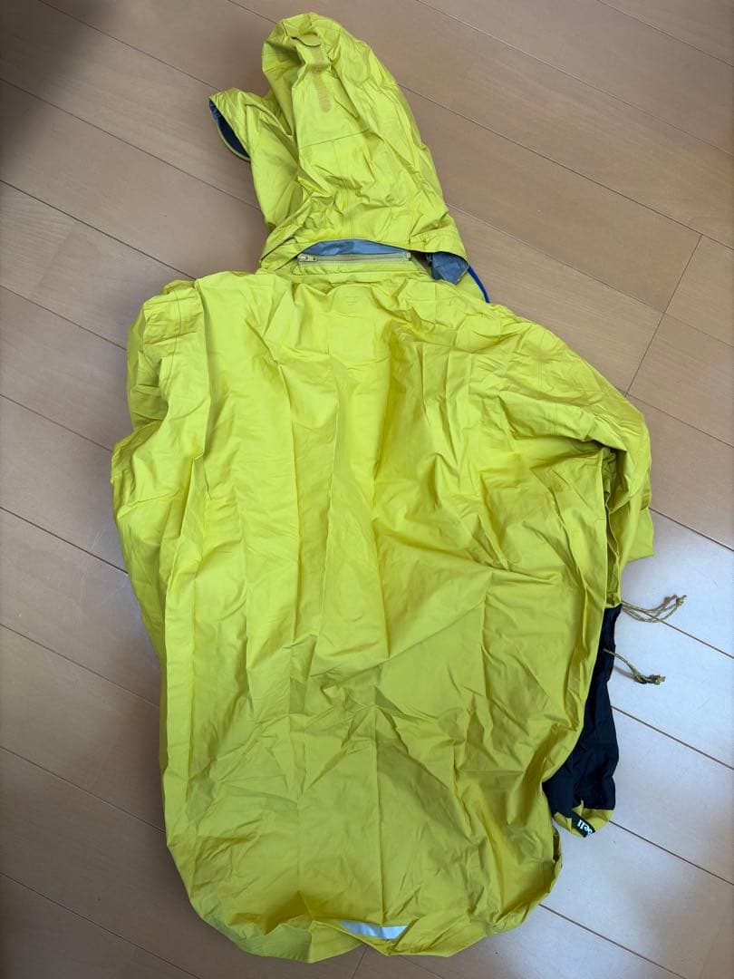 モンベル　U.L.サイクルレインジャケット　M