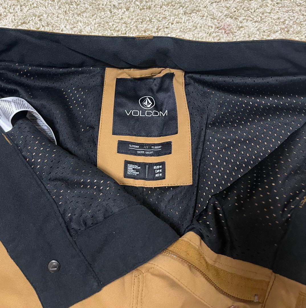 VOLCOM スノーボードウェア レディース 上下セット（ジャケット＋パンツ）