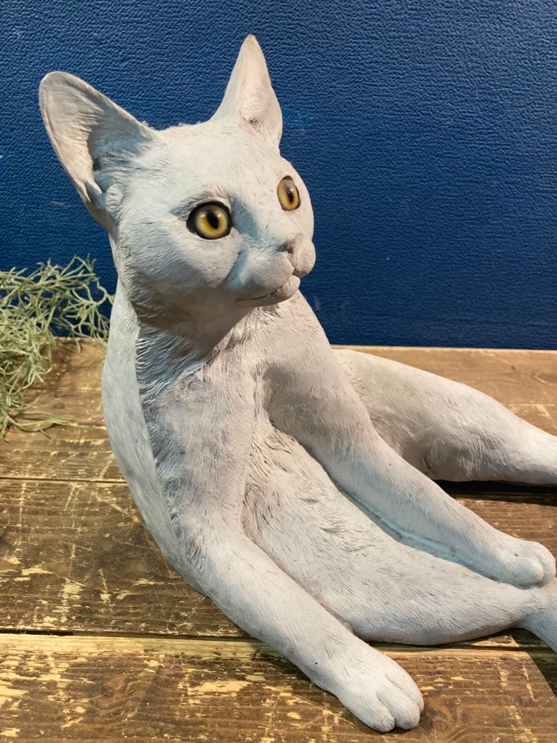 猫　白猫　アンティーク調　ガーデン雑貨　ガーデニング雑貨アンティーク　オブジェ