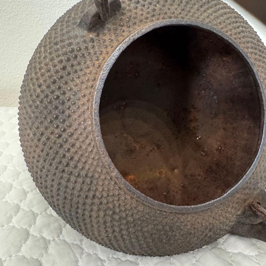 【骨董品】鉄製 網目模様龍文堂鉄瓶 アンティーク 丸型時代物 高さ20cm 刻印