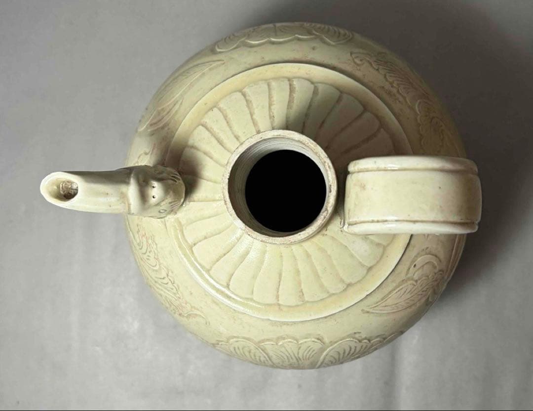 中国 定窯写　草花図水注　f2251108