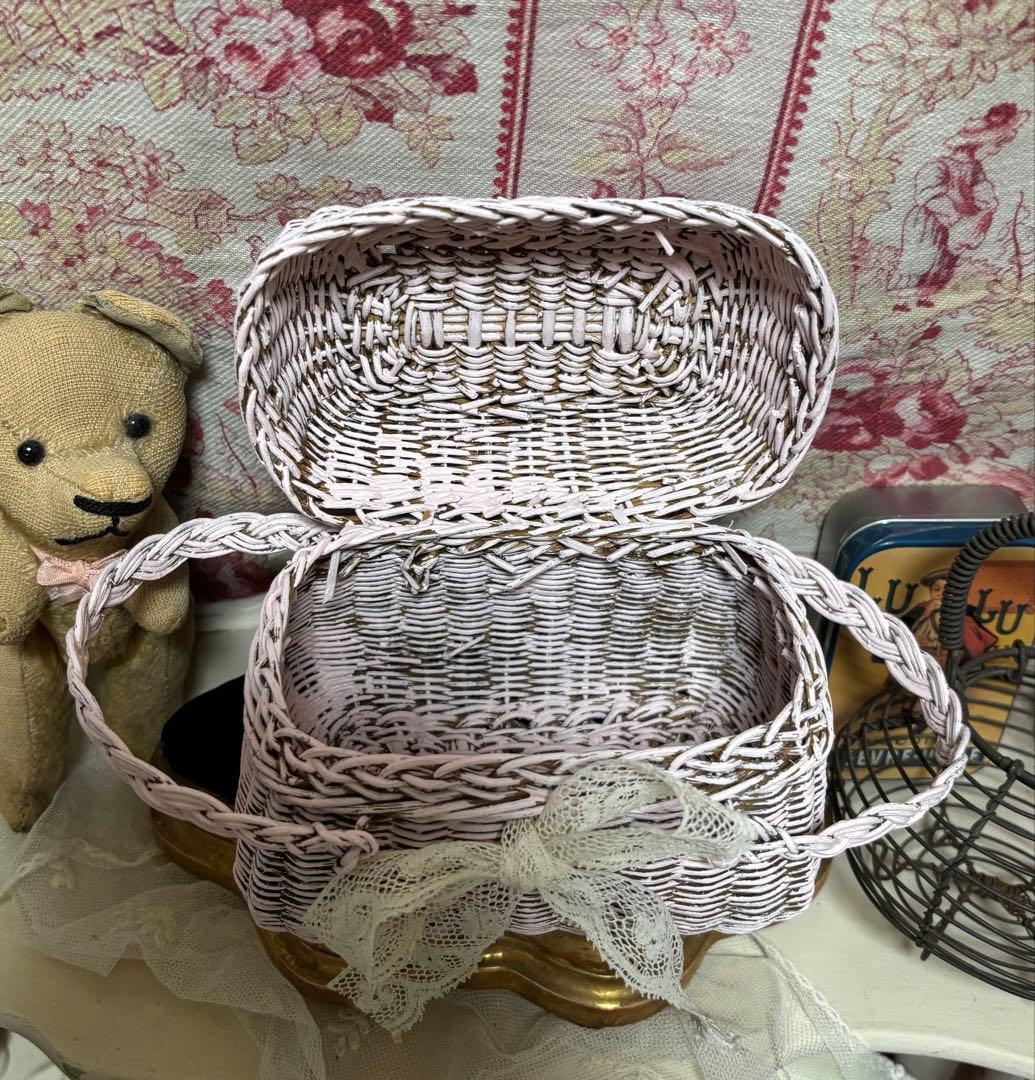 フランスアンティーク　ピンクのドールパニエ　ビスクドールのお持たせに^_^