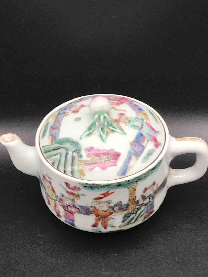 中国古美術　清同治　「同治年製」在銘　粉彩桃寿紋子供遊び紋　急須(C-17)
