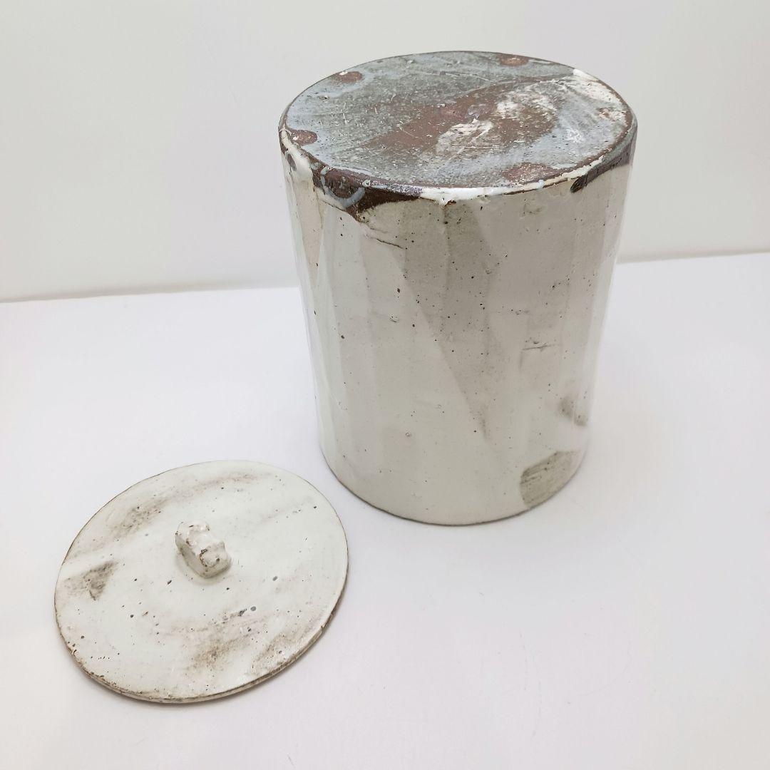 Y2228-1 茶道具 山王窯 菊地弘 粉引水指 共箱　AA