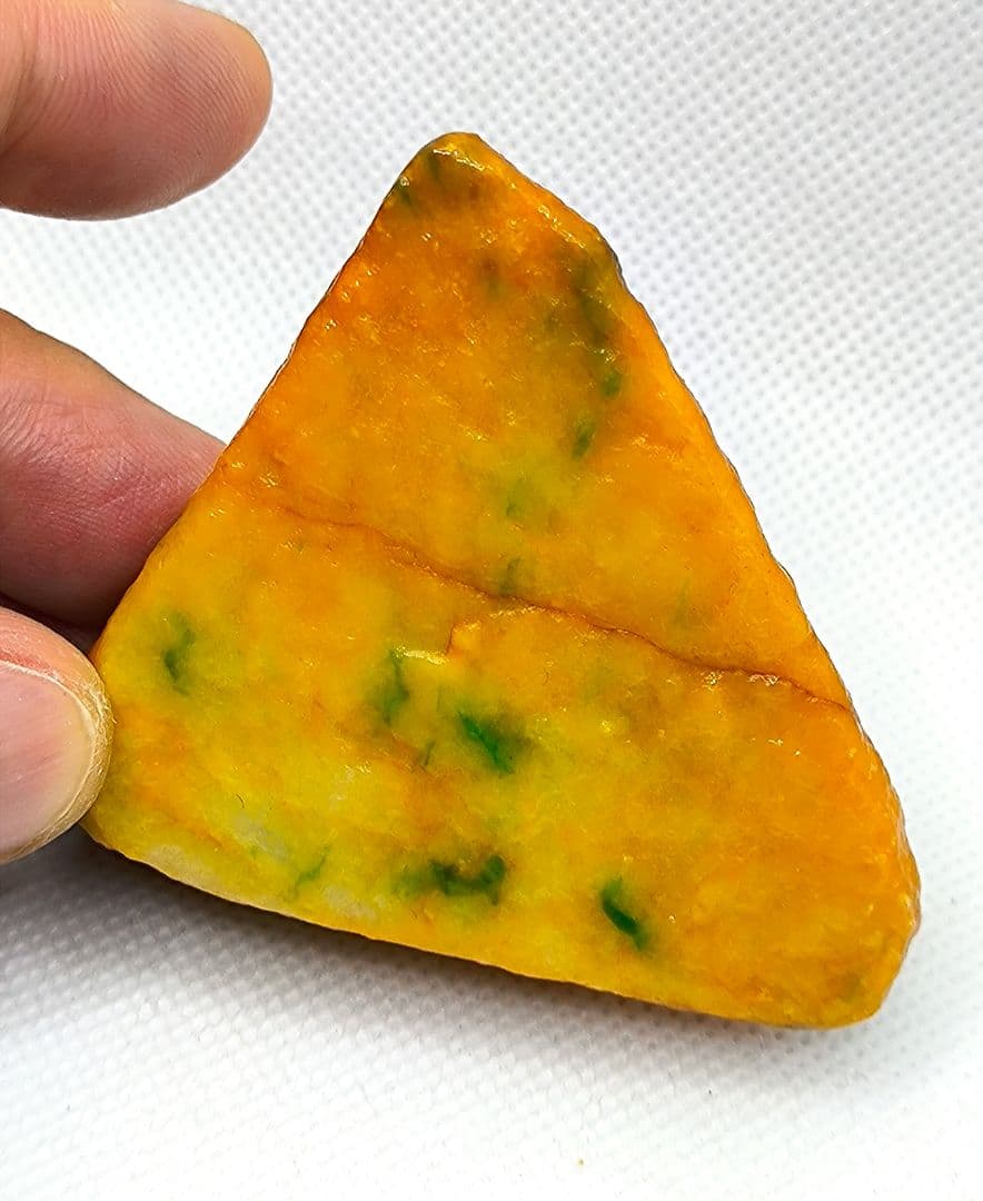 【極上】ミャンマー産黄翡翠の原石(86.5ｇ)