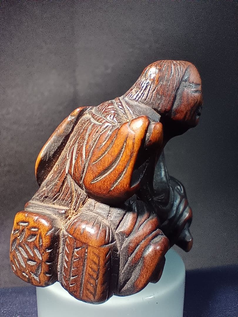 江戸時代 柘植彫 根付 「卒塔婆小町」