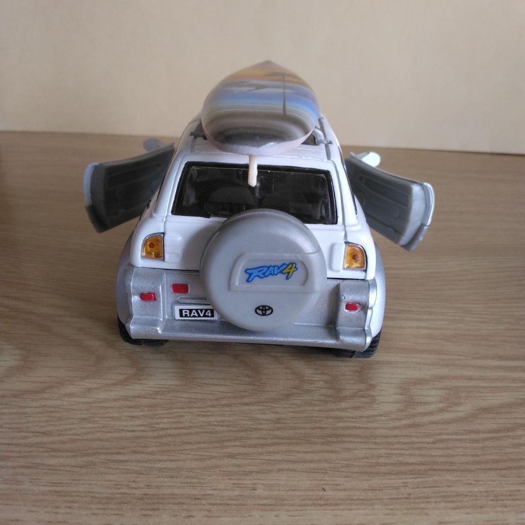 トヨタ RAV4 ホワイト ミニカー プルバックカー　　【超レア】