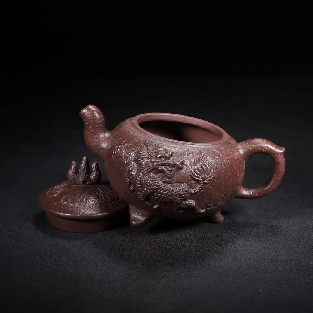中国古美術・原鉱紫泥 火麒麟形紫砂壺·底款:裴石民·紫砂・朱泥・急須・茶道具