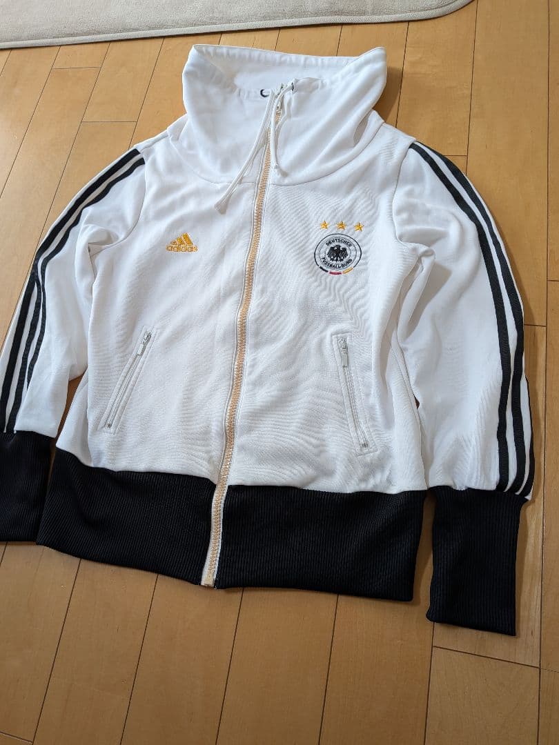 adidas07/08 ドイツ代表 ビッグフーディジャケットレディースモデル