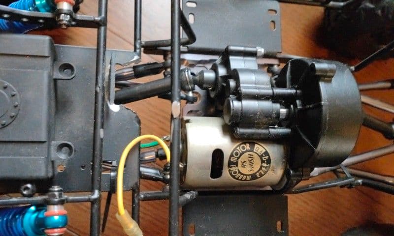 ラジコン　クローラー　シャーシ　四輪駆動