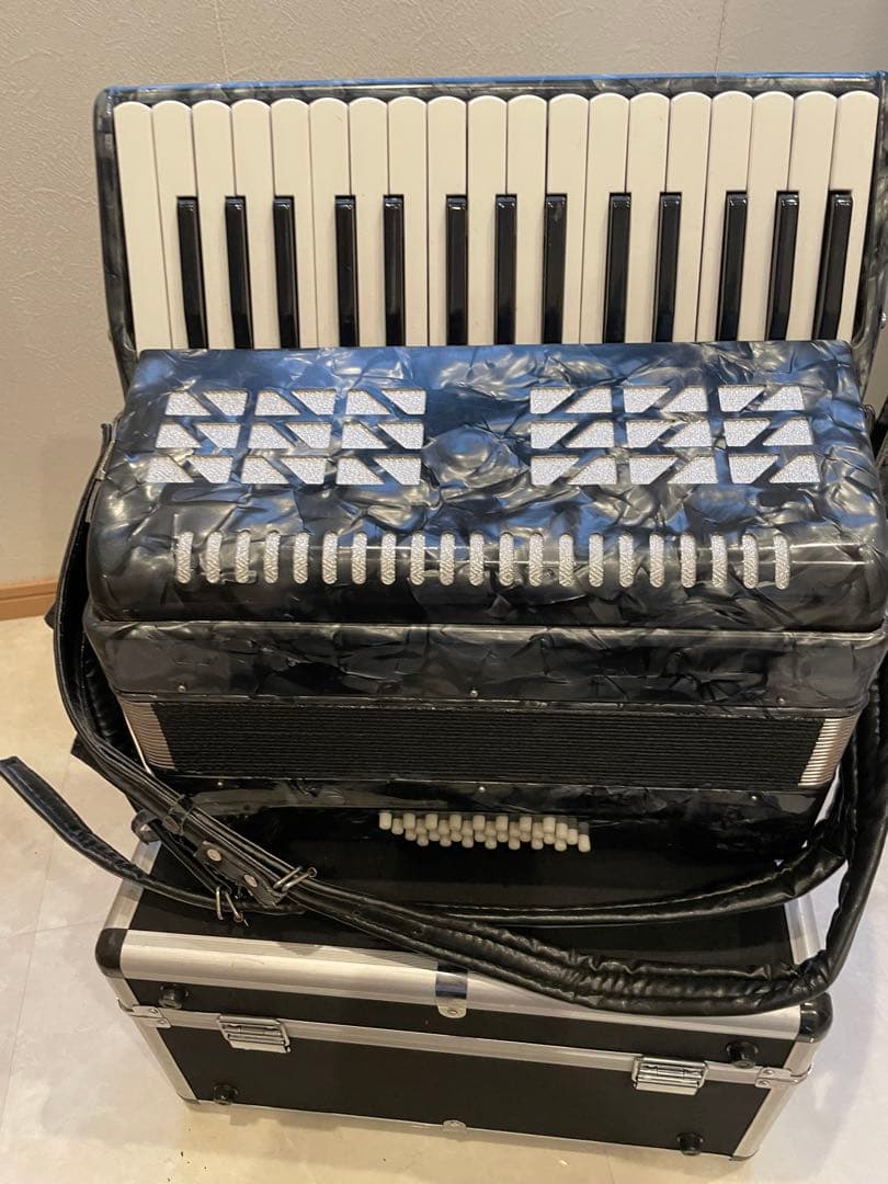 キョーリツ　アコーディオン　ACD-500 ハードケース付き　32鍵盤