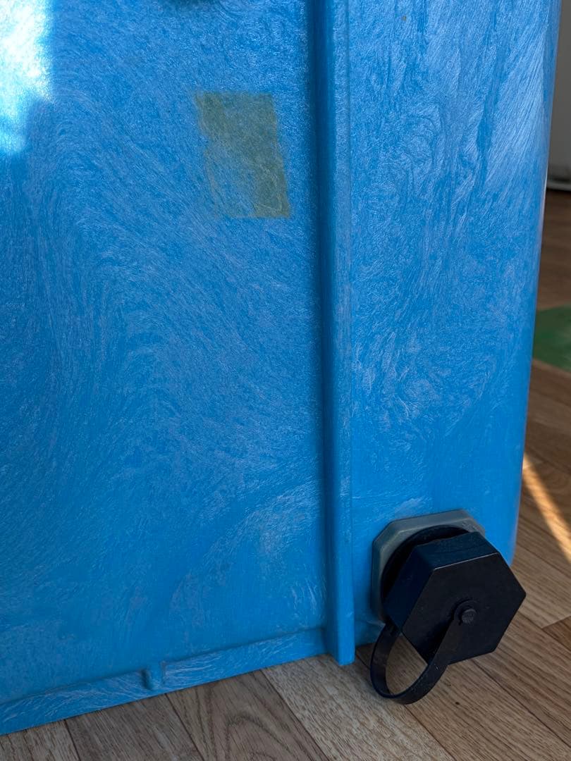 鯉水槽　金魚水槽　大型水槽　コンテナ水槽　プラスチック大型水槽　200リットル