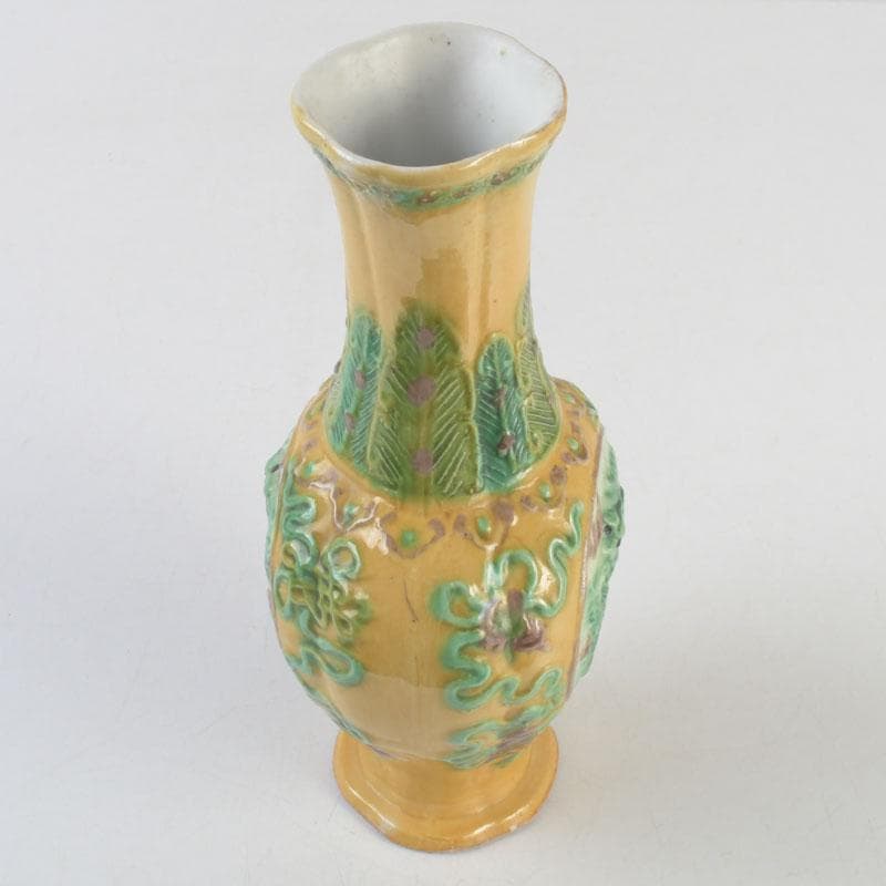 中国　大清光緒年製款　三彩　雲龍花草文瓶　花瓶　V　9593