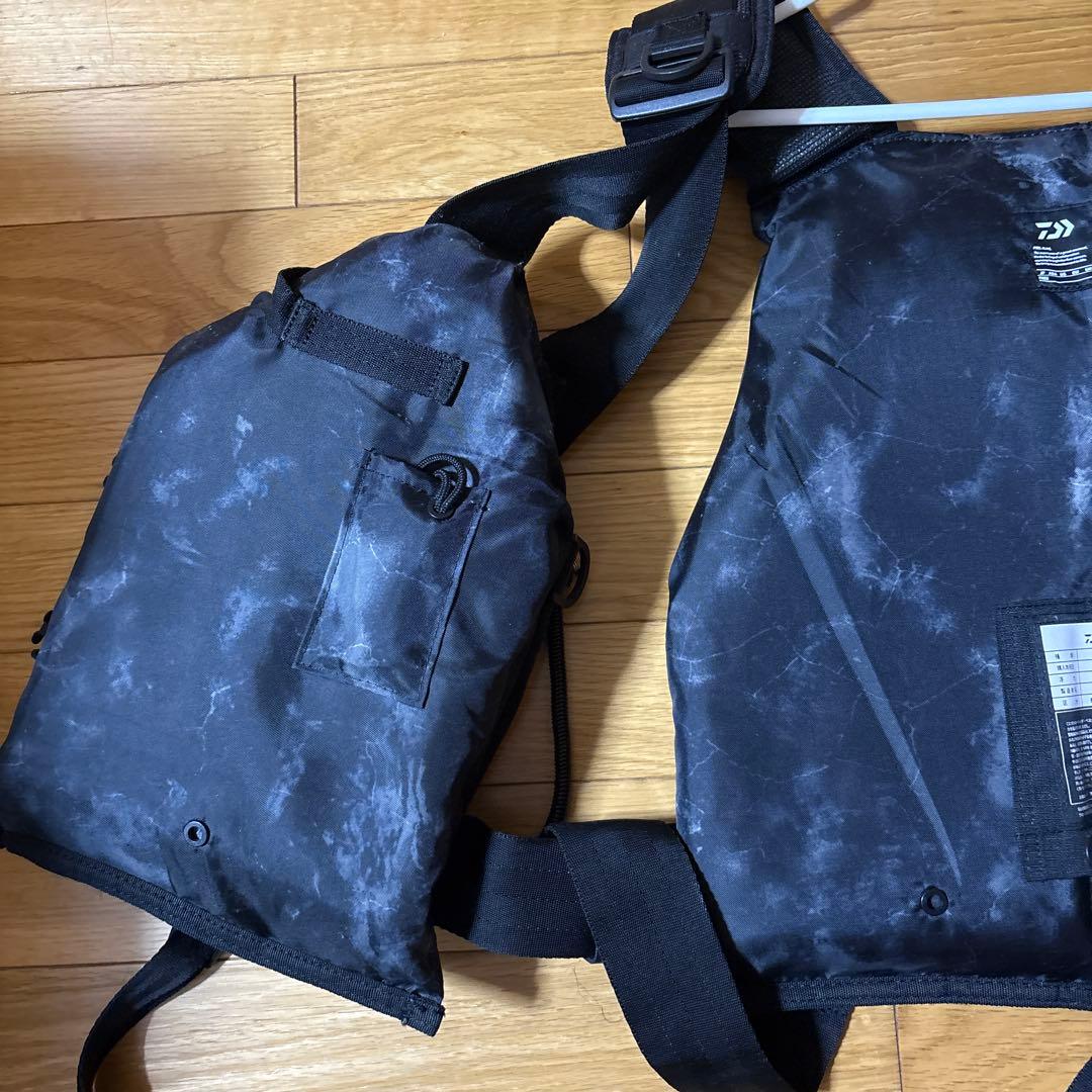 Daiwa フィッシング用ライフジャケット ブラック　ダイワ　ゲームベスト
