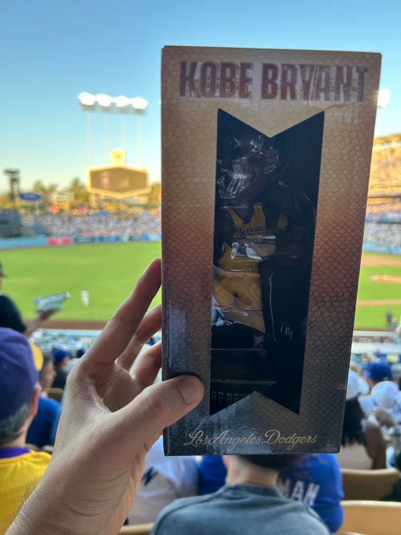 【非売品】LAドジャース8/8記念品 コービー・ブライアント　ボブルヘッド