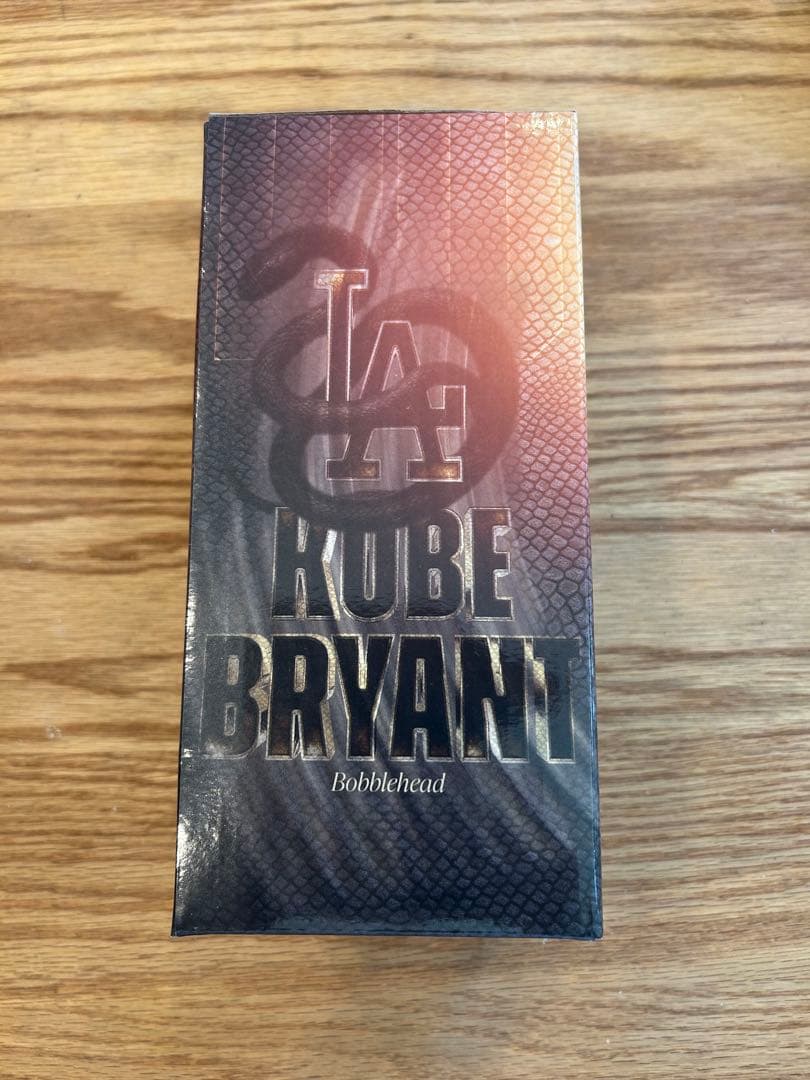 【非売品】LAドジャース8/8記念品 コービー・ブライアント　ボブルヘッド