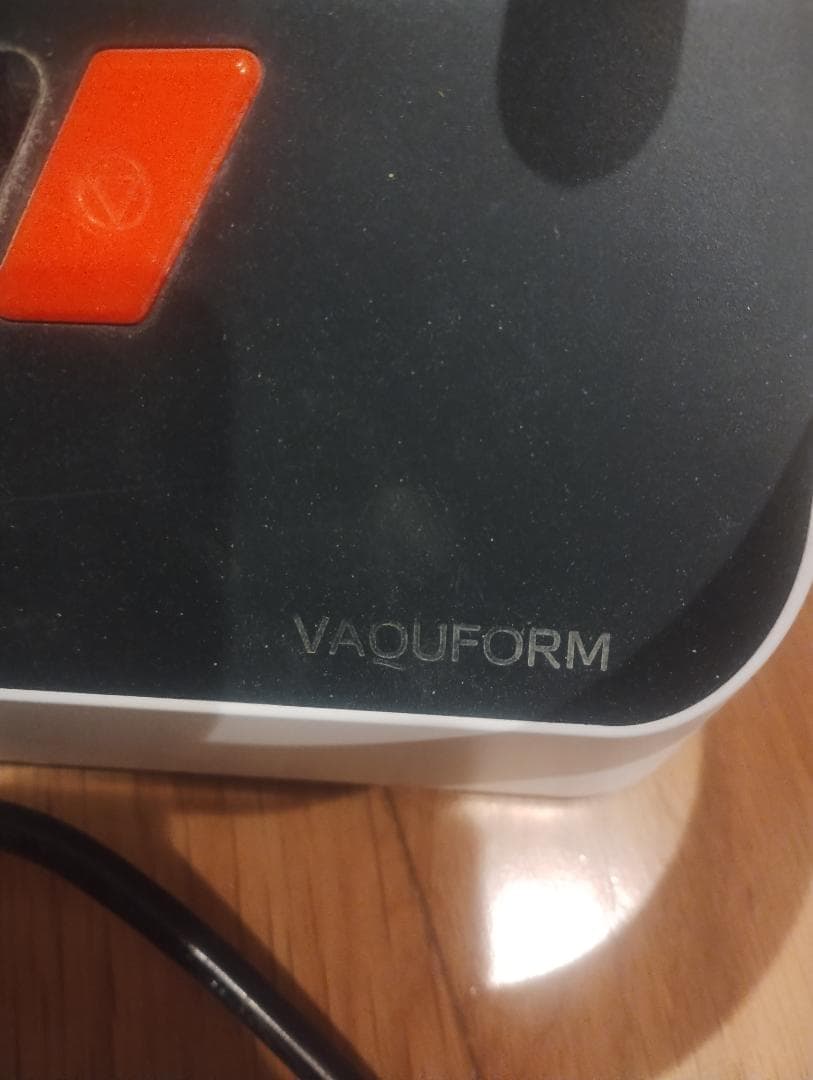 小型・卓上真空成形機 Vaquform DT2