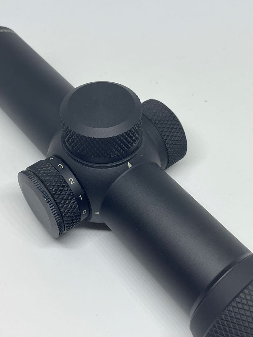 【美品です】ベクター オプティクス Vector Optics Forester