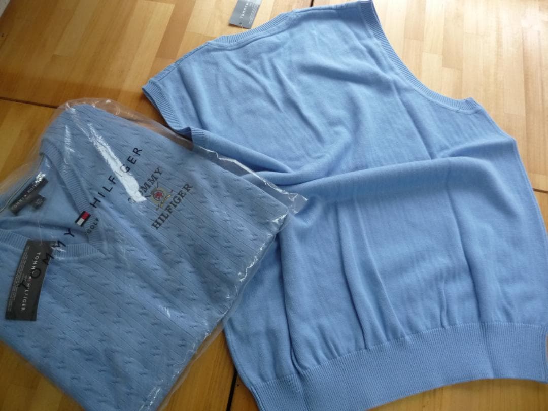 トミーゴルフ ベストブルー 特注紋章ロゴ刺繍入り