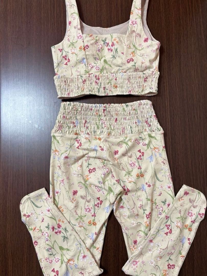 【SUKALA】LAVA 美品　ボタニカルシャーリング 花柄セットアップ M