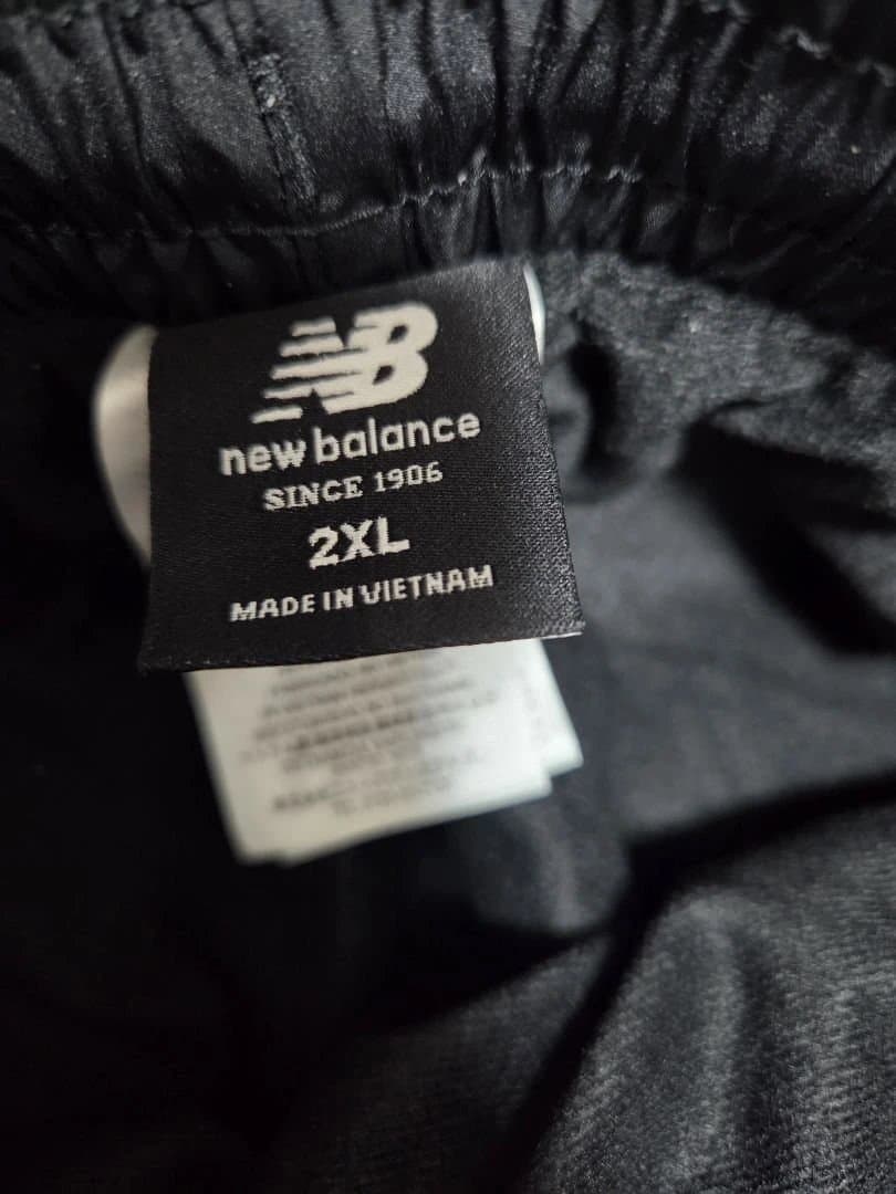 ニューバランス　フード付きジャケットとパンツセット