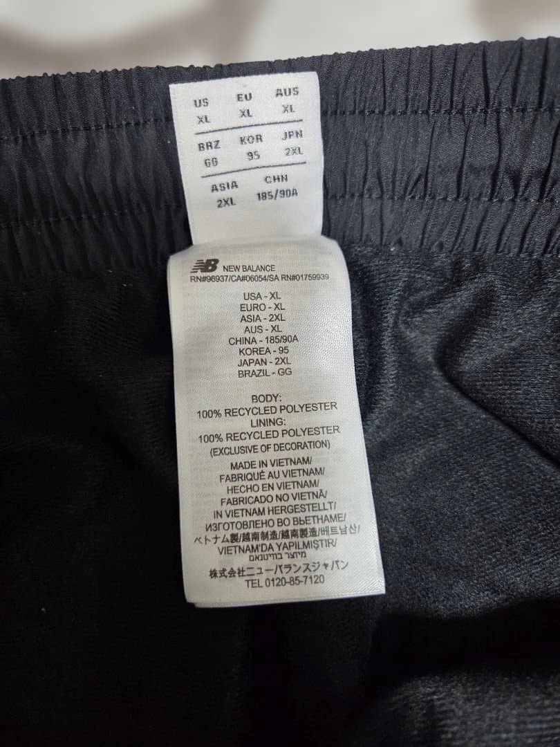 ニューバランス　フード付きジャケットとパンツセット