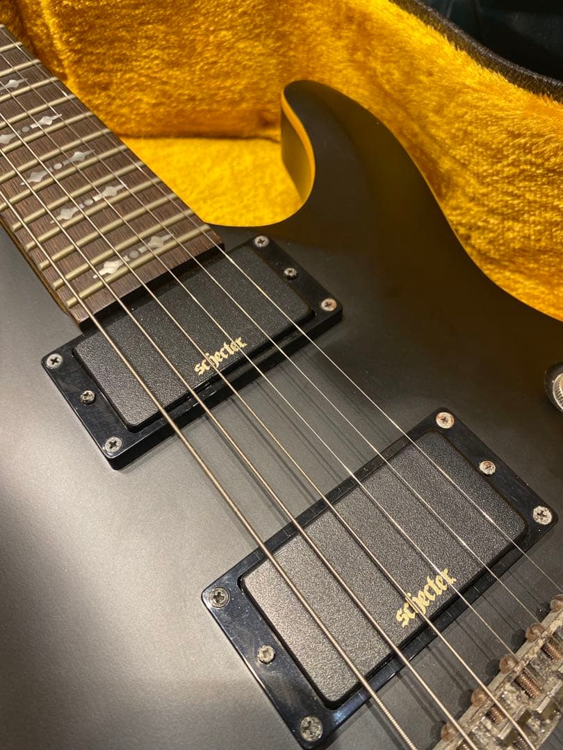 Schecter DEMON6 ABSN　価値あるアクティブピックアップ搭載