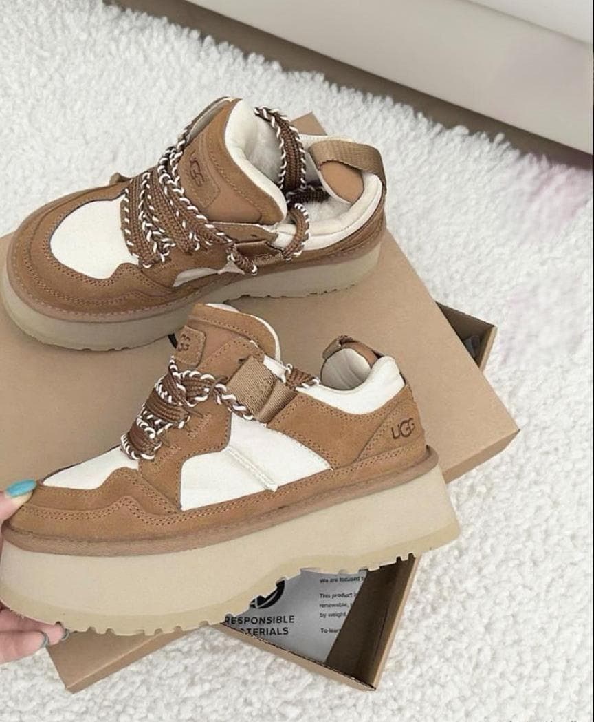 UGG アストロメル 厚底スニーカーASTROMEL 24cm