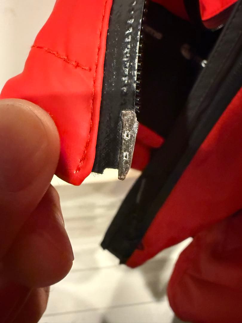 MAZUME UNLIMITED フード付きレインウェア 赤