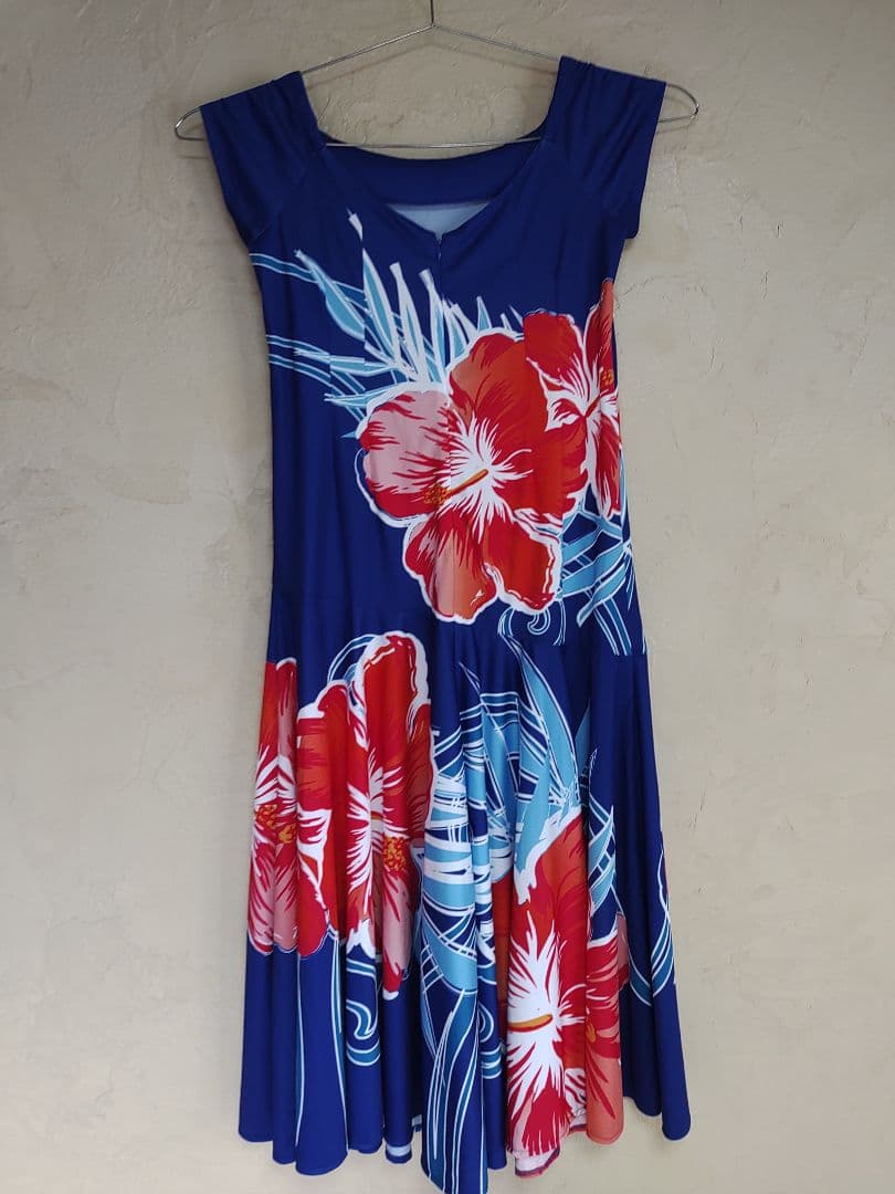 フラダンスドレス　フラダンス衣装　未使用