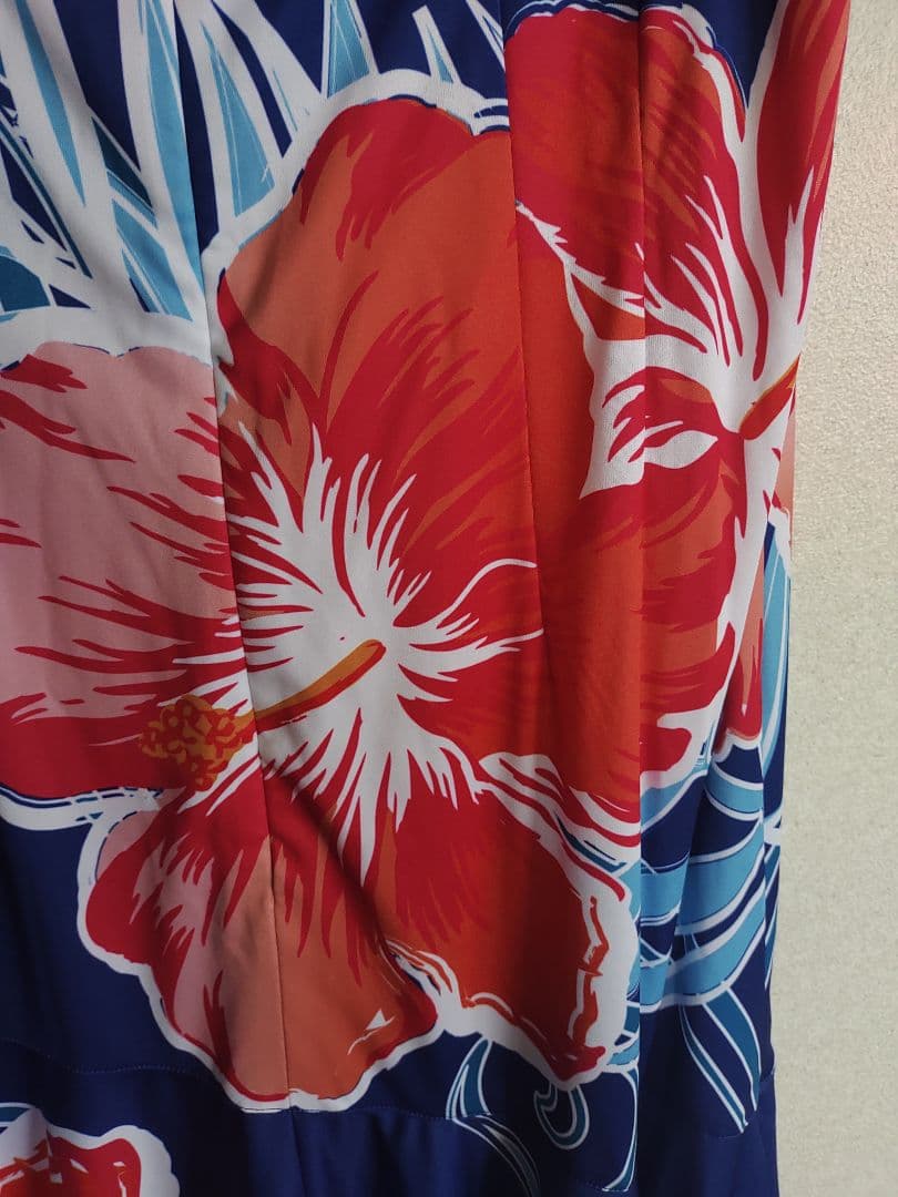 フラダンスドレス　フラダンス衣装　未使用