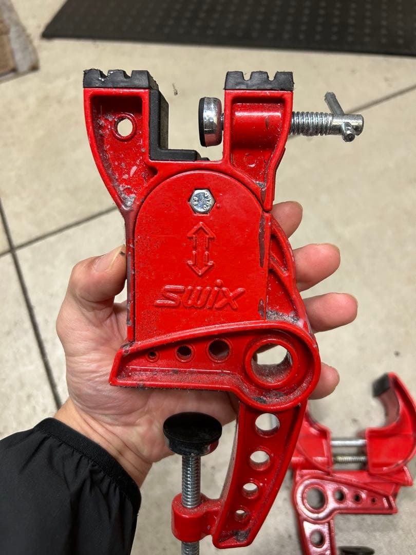 SWIX 赤いクランプ 3個セット