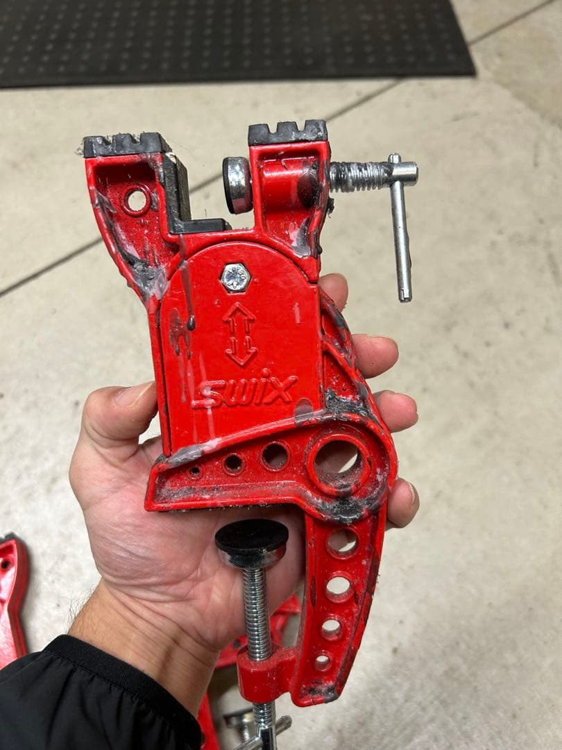 SWIX 赤いクランプ 3個セット