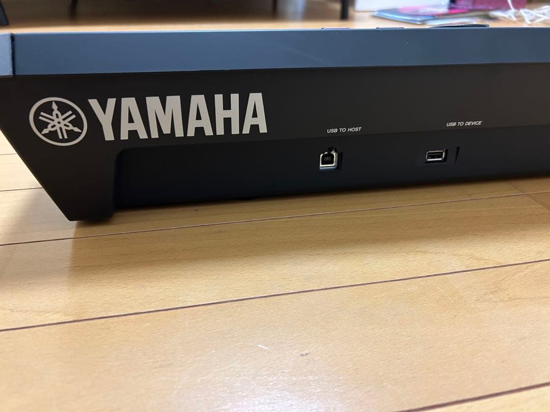 Yamaha MODX6 シンセサイザー 61鍵　専用ケース他シールドなど付属