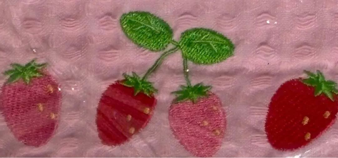 ハローキティ いちご トイレットペーパーホルダー　マスコット　新品未開封 激レア