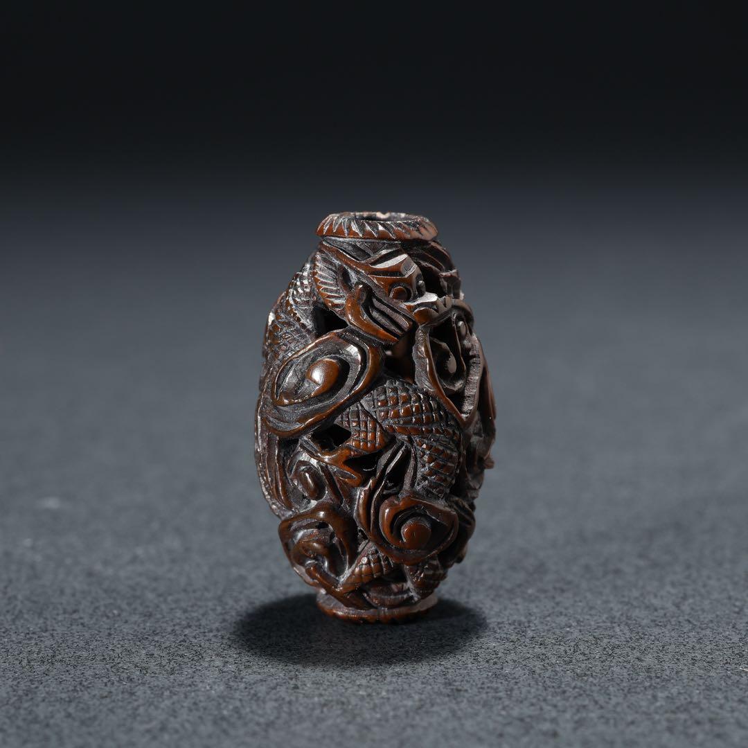 緒締玉　宝珠に龍　透かし　木彫　骨董　印籠　胴乱　R1437