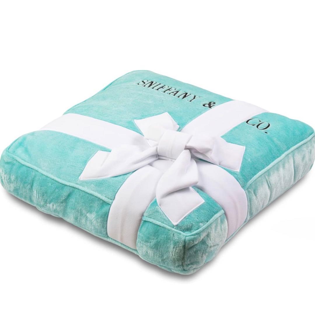 Dog Diggin Designs Sniffany Bed パロディベッド