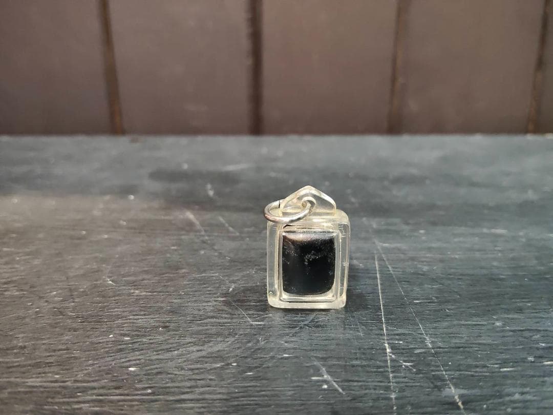 タイのお守り　ソムデジ　ルアン・ポー・ウィチャ、ワット・スリ・マニー・ワン