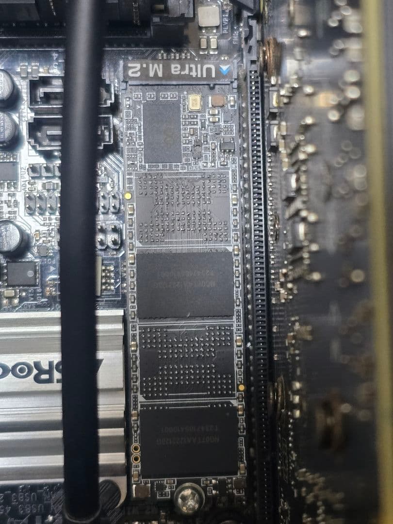 G-GEAR MINI i7-7700 ８GB GTX 1070